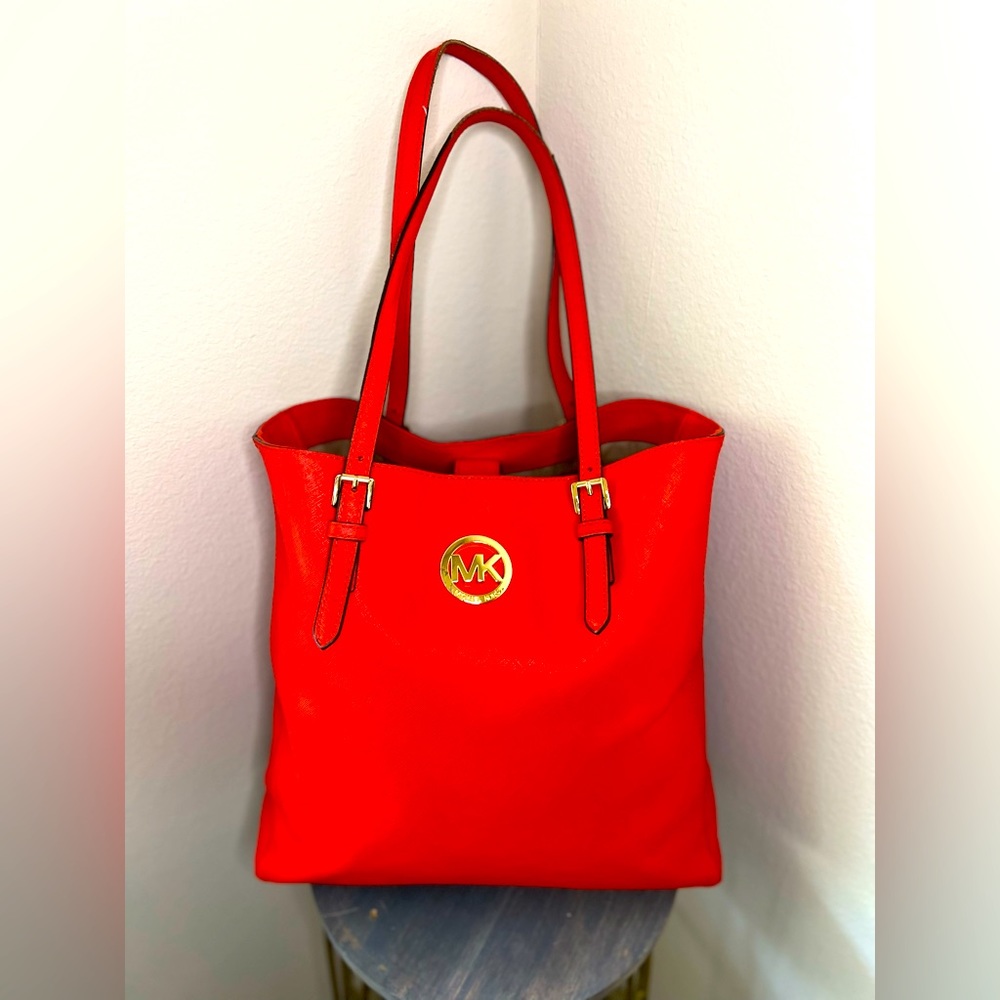 Michael Kors JetSet Travel Tote Bag